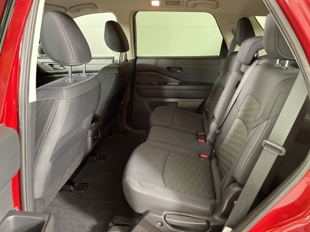 2024 Nissan Pathfinder SV photo 34
