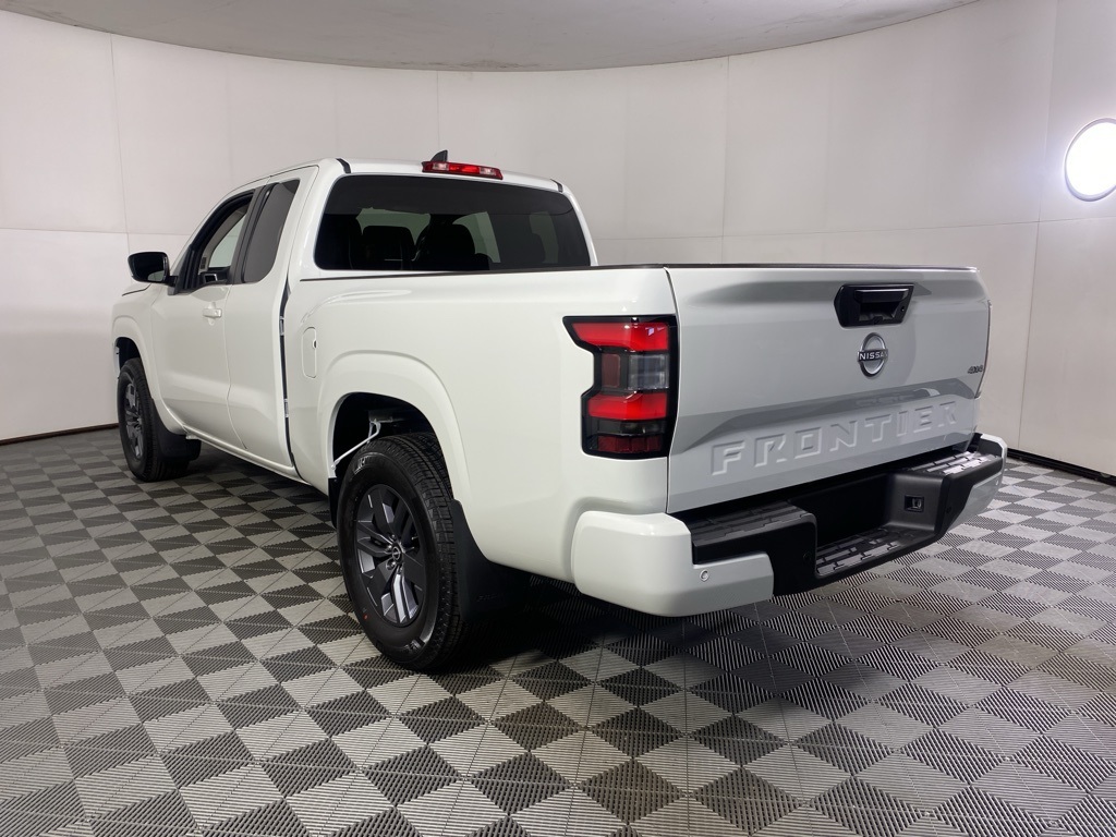 2025 Nissan Frontier SV photo 7