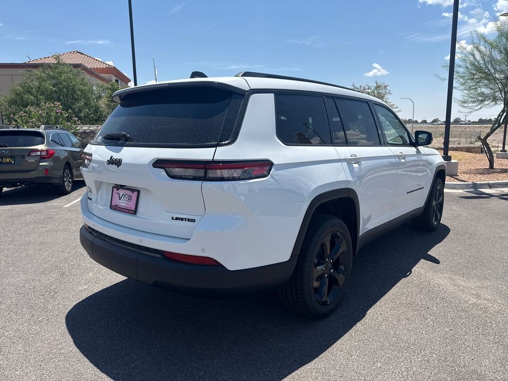 2025 Jeep Grand Cherokee L photo 2