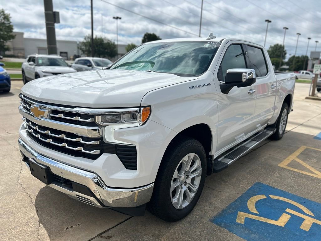 2022 Chevrolet Silverado 1500 LTZ photo 3