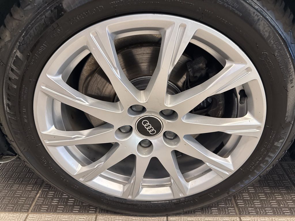 2021 Audi A4 40 Premium Quattro photo 5