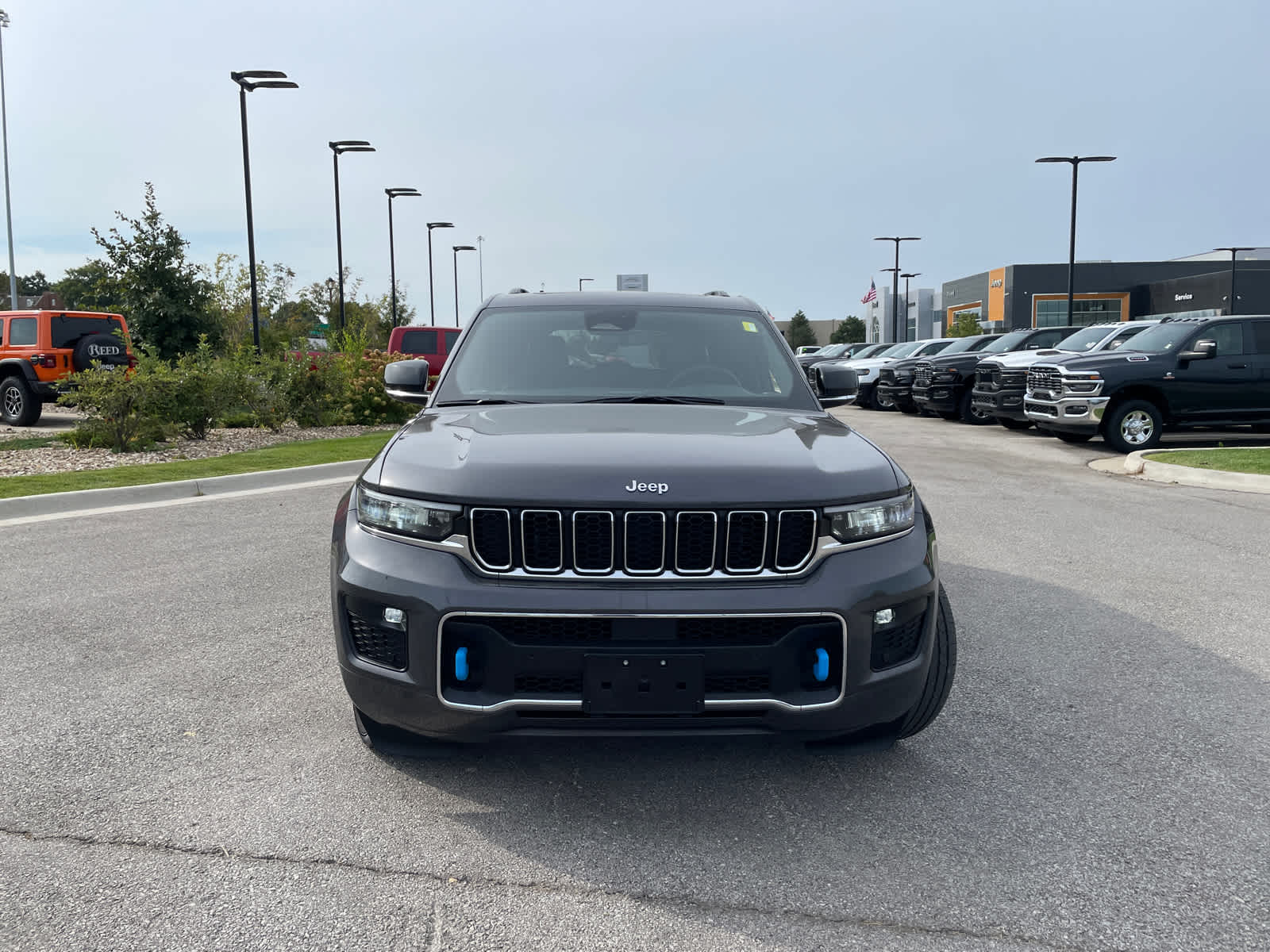 2023 Jeep Cherokee Overland 4xe photo 2