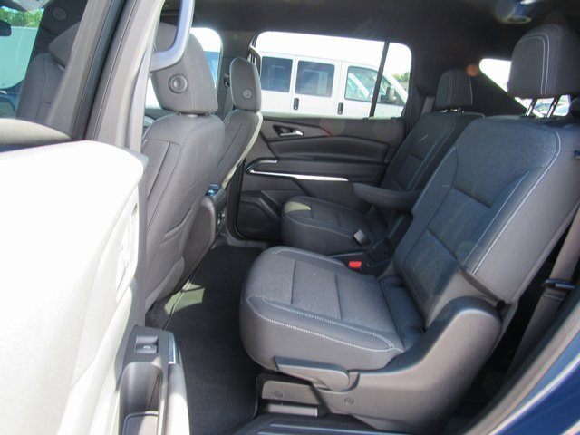 2025 Chevrolet Traverse photo 16