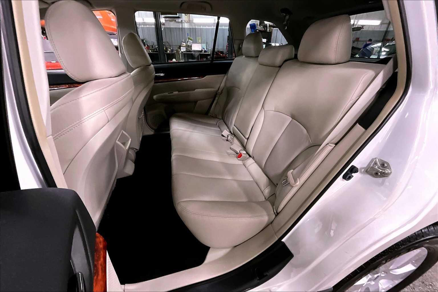2012 Subaru Outback 2.5i Limited photo 18