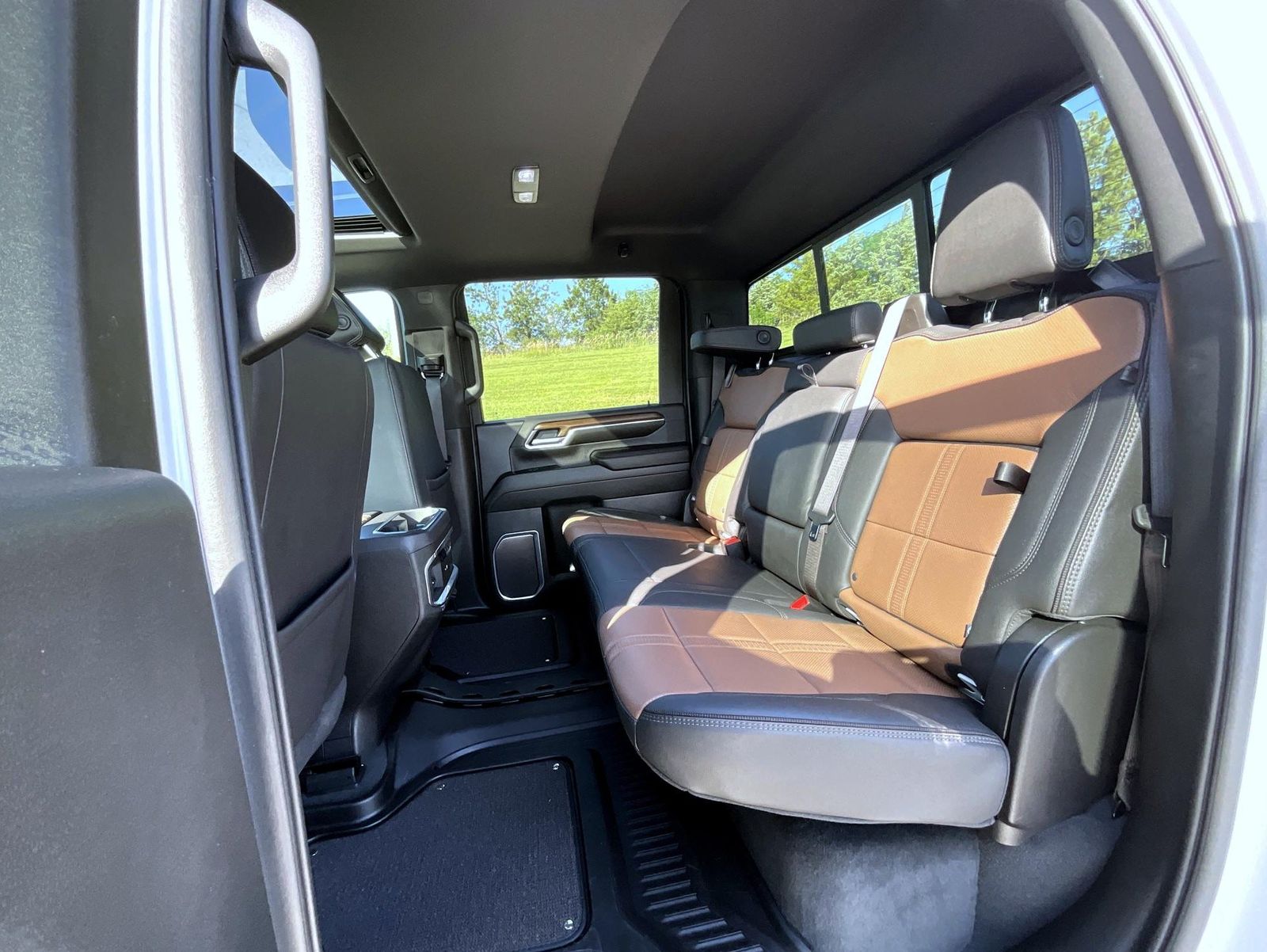 2024 Chevrolet Silverado 3500HD High Country photo 19