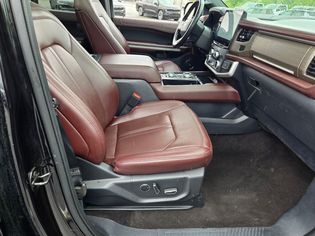 2023 Ford Expedition MAX Limited photo 3