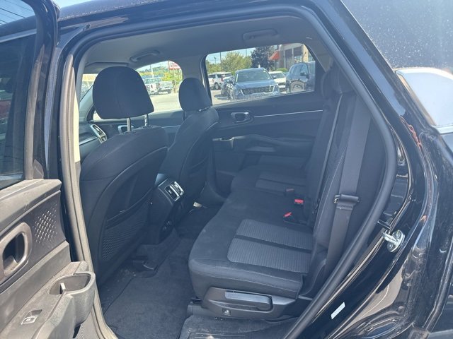 2022 Kia Sorento LX photo 3