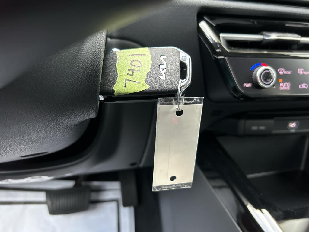 2025 Kia Niro LX photo 28
