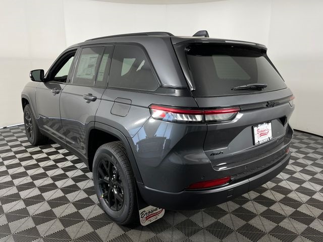 2025 Jeep Grand Cherokee Altitude X photo 3