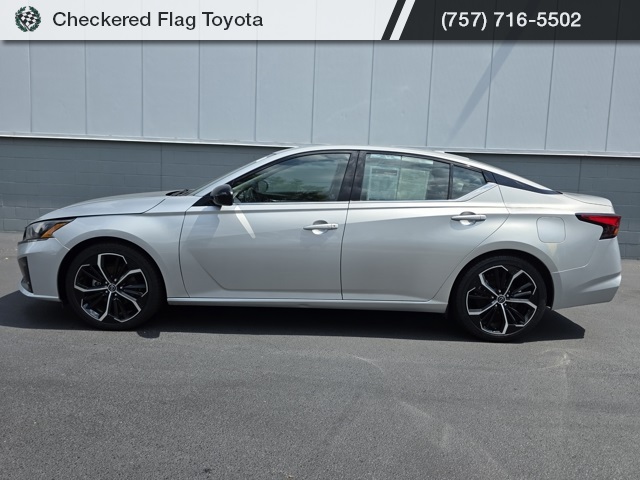 2023 Nissan Altima 2.5 SR photo 3
