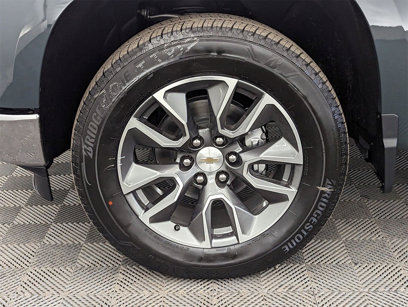 2025 Chevrolet Silverado 1500 LT photo 14