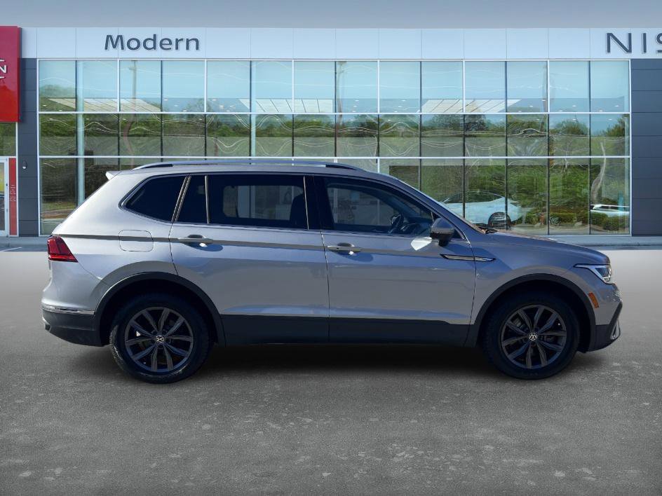 2022 Volkswagen Tiguan SE photo 3