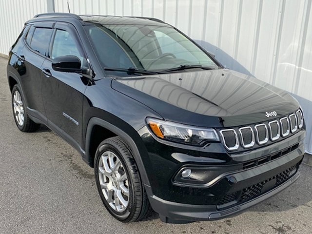 2022 Jeep Compass Latitude Lux photo 3