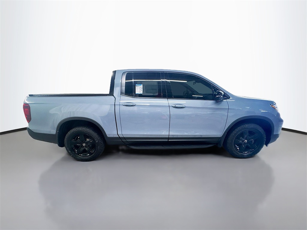 2023 Honda Ridgeline Black Edition photo 4