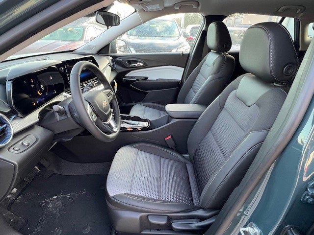 2026 Chevrolet Trax LT photo 13