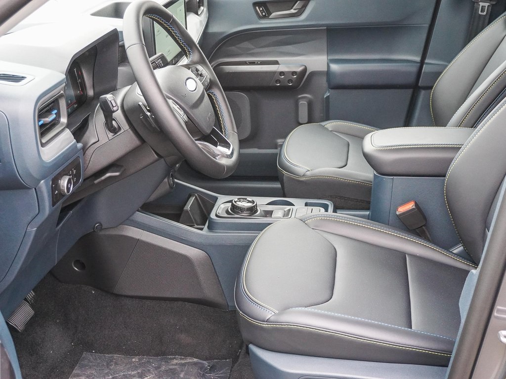 2025 Ford Maverick photo 16