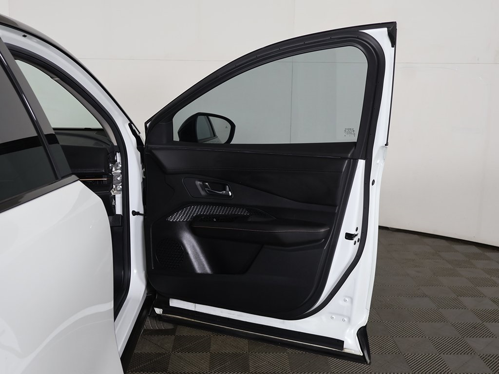 2023 Nissan ARIYA Engage Evolve+ Empower photo 15