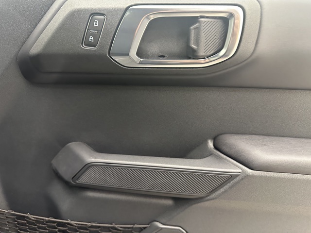 2025 Ford Bronco Outer Banks photo 9