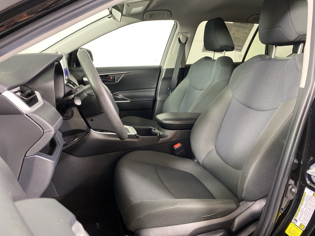 2023 Toyota RAV4 LE photo 15