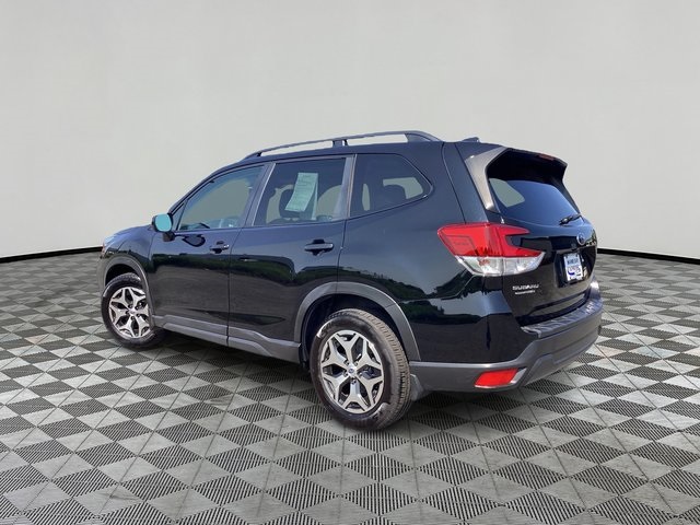 2020 Subaru Forester Premium photo 3