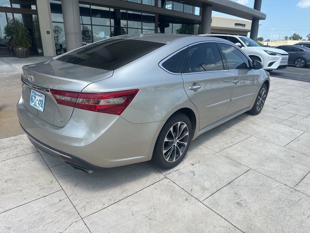 2017 Toyota Avalon Plus XLE Premium Touring Limited photo 3