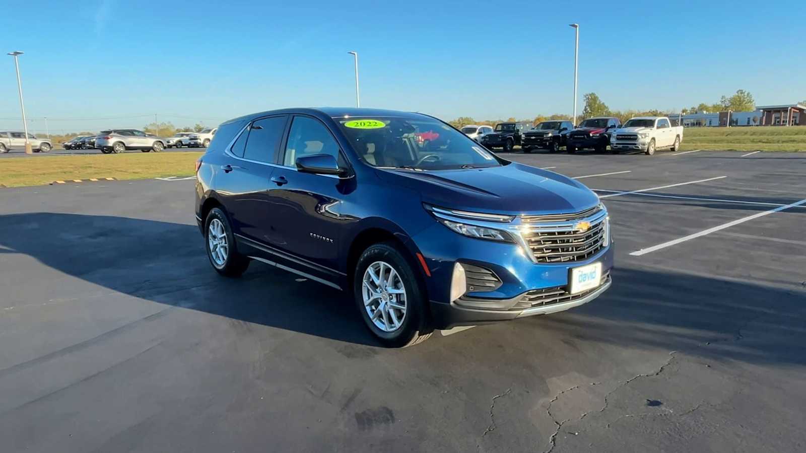 2022 Chevrolet Equinox LT photo 2