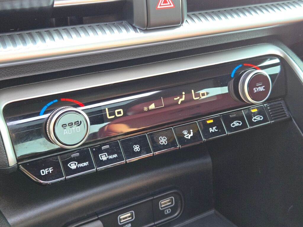 2022 Kia K5 GT-Line photo 16