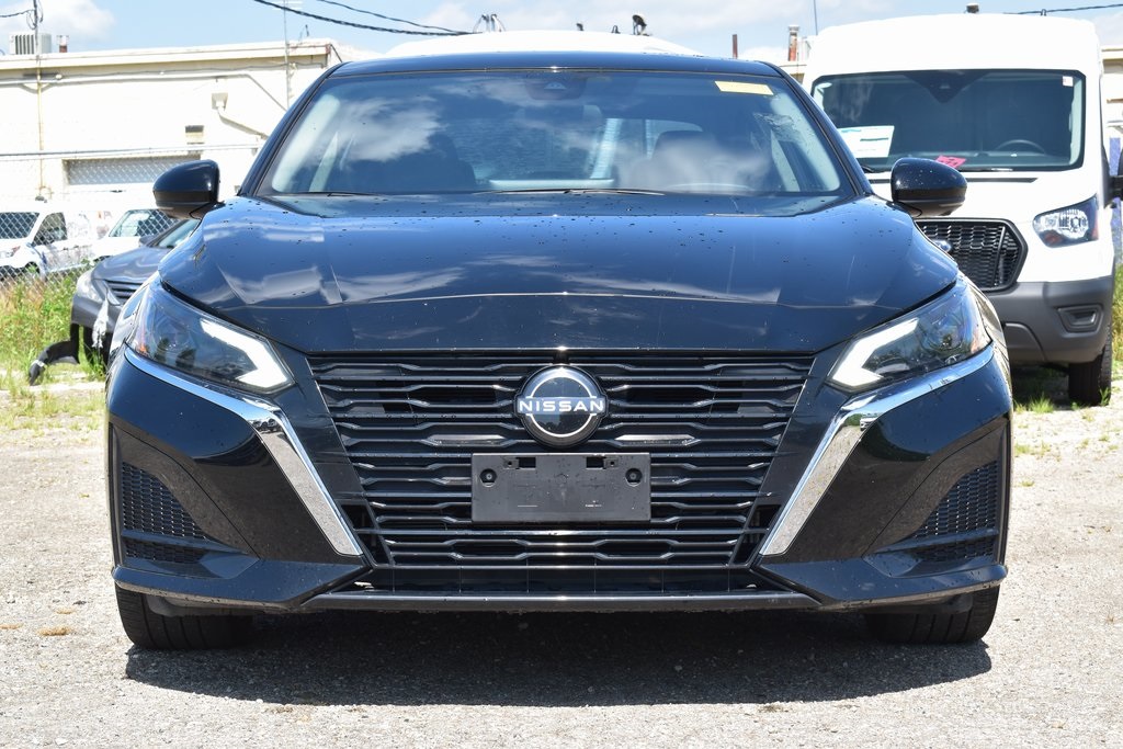2023 Nissan Altima 2.5 SL photo 2