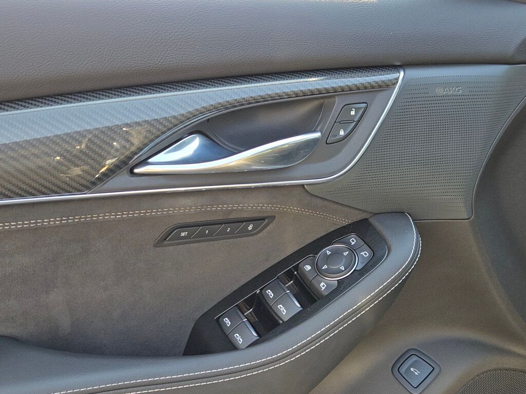 2022 Cadillac CT5 V photo 19