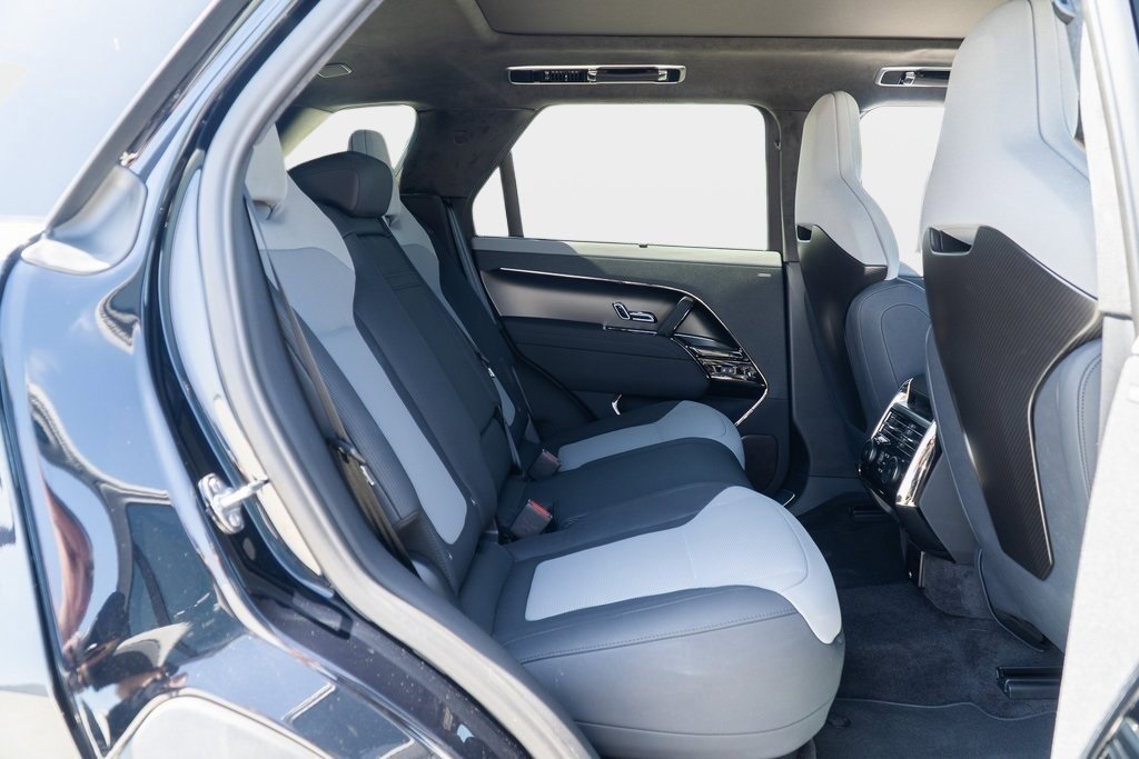2025 Land Rover Range Rover Sport photo 23