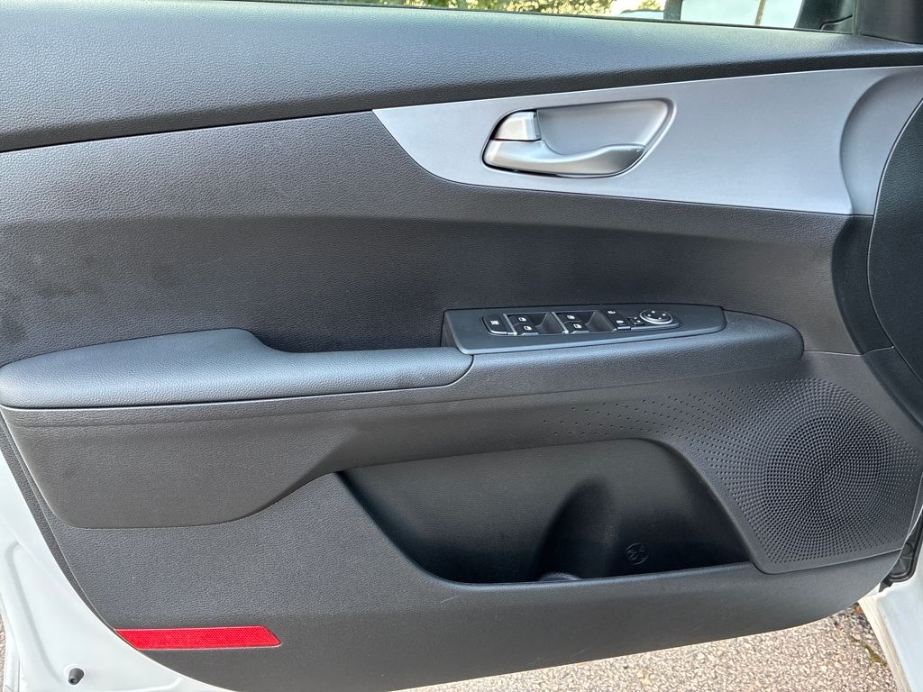 2024 Kia Forte LXS photo 10