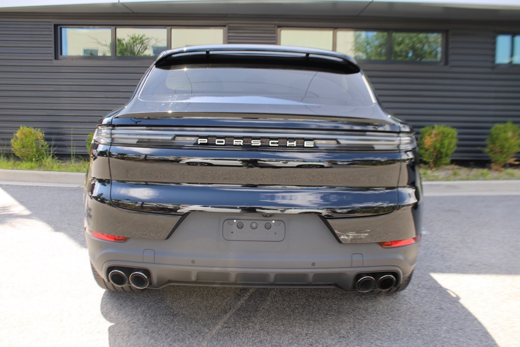 2025 Porsche Cayenne Coupe Base photo 6
