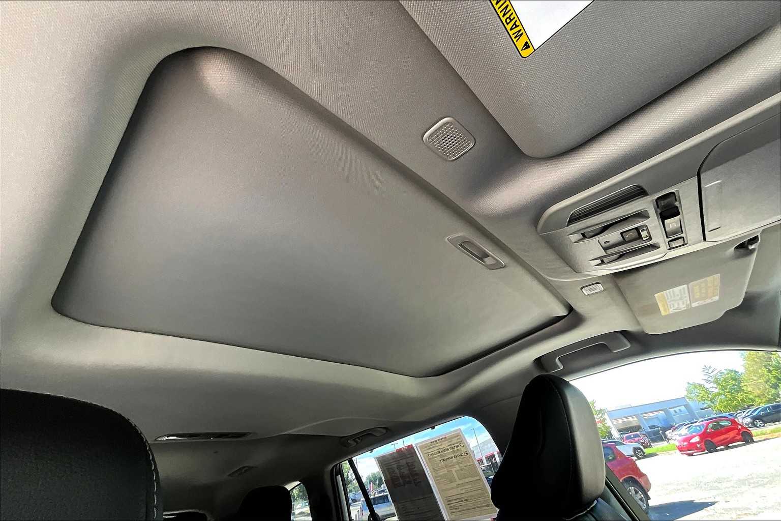 2024 Toyota Highlander Limited photo 13