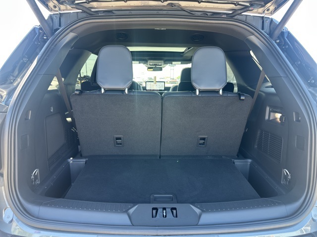 2025 Ford Explorer ST photo 17