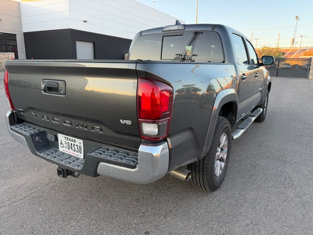 2019 Toyota Tacoma SR5 photo 3