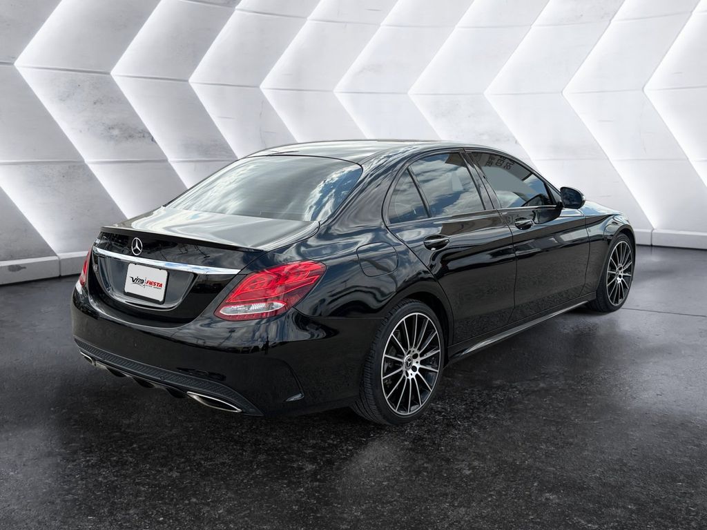 2018 Mercedes Benz C 300 photo 4