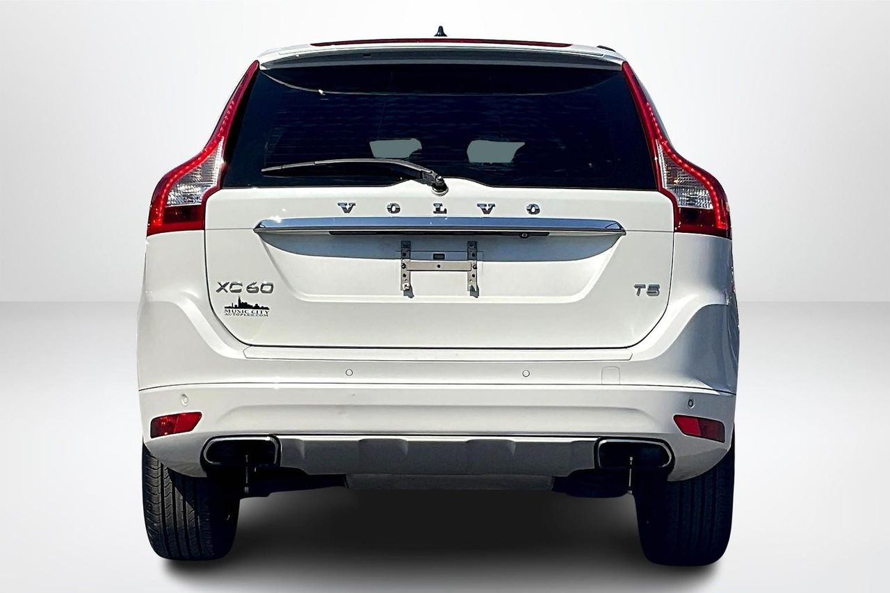 2017 Volvo XC60 T5 photo 4