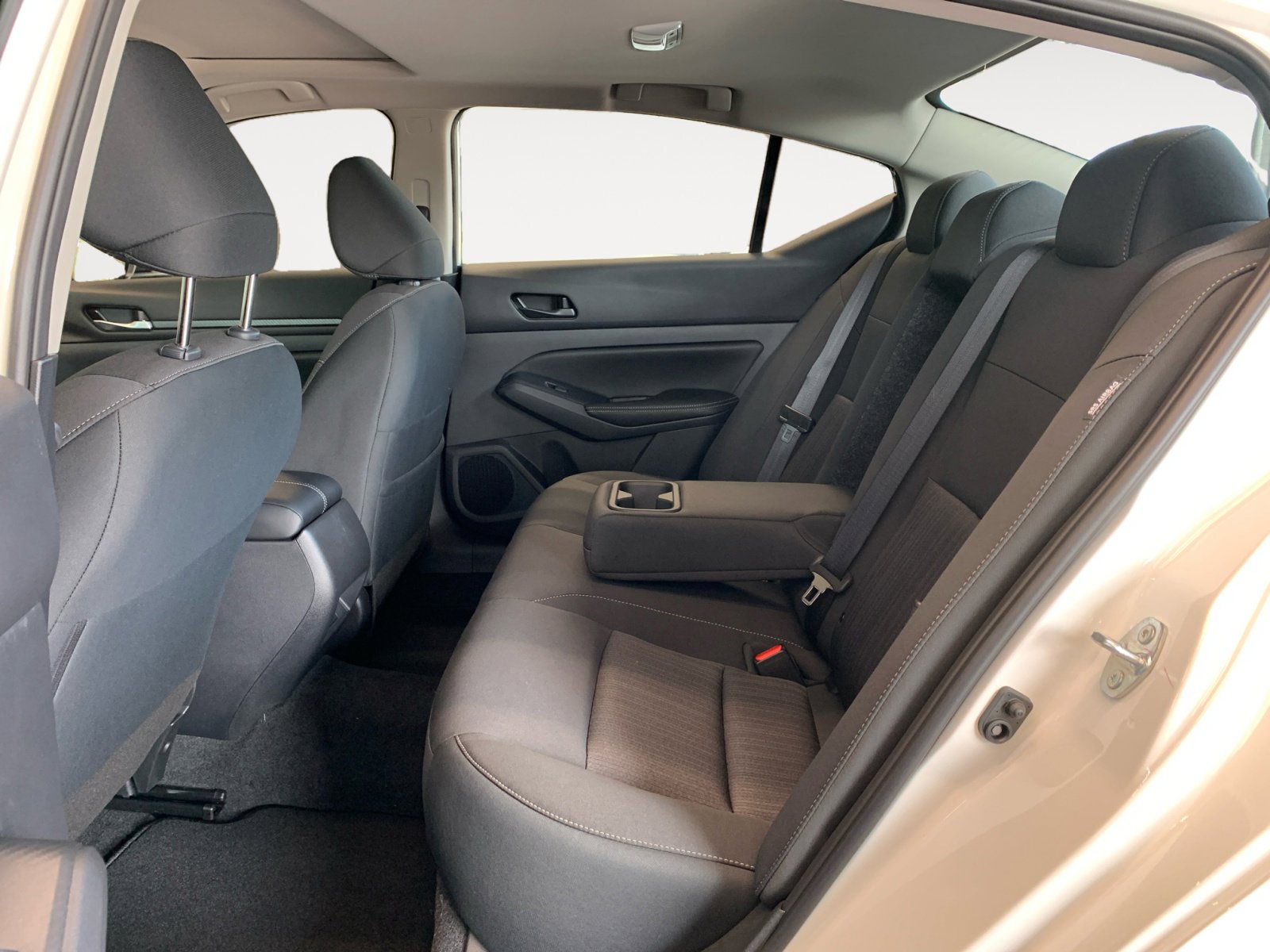 2025 Nissan Altima SV photo 21