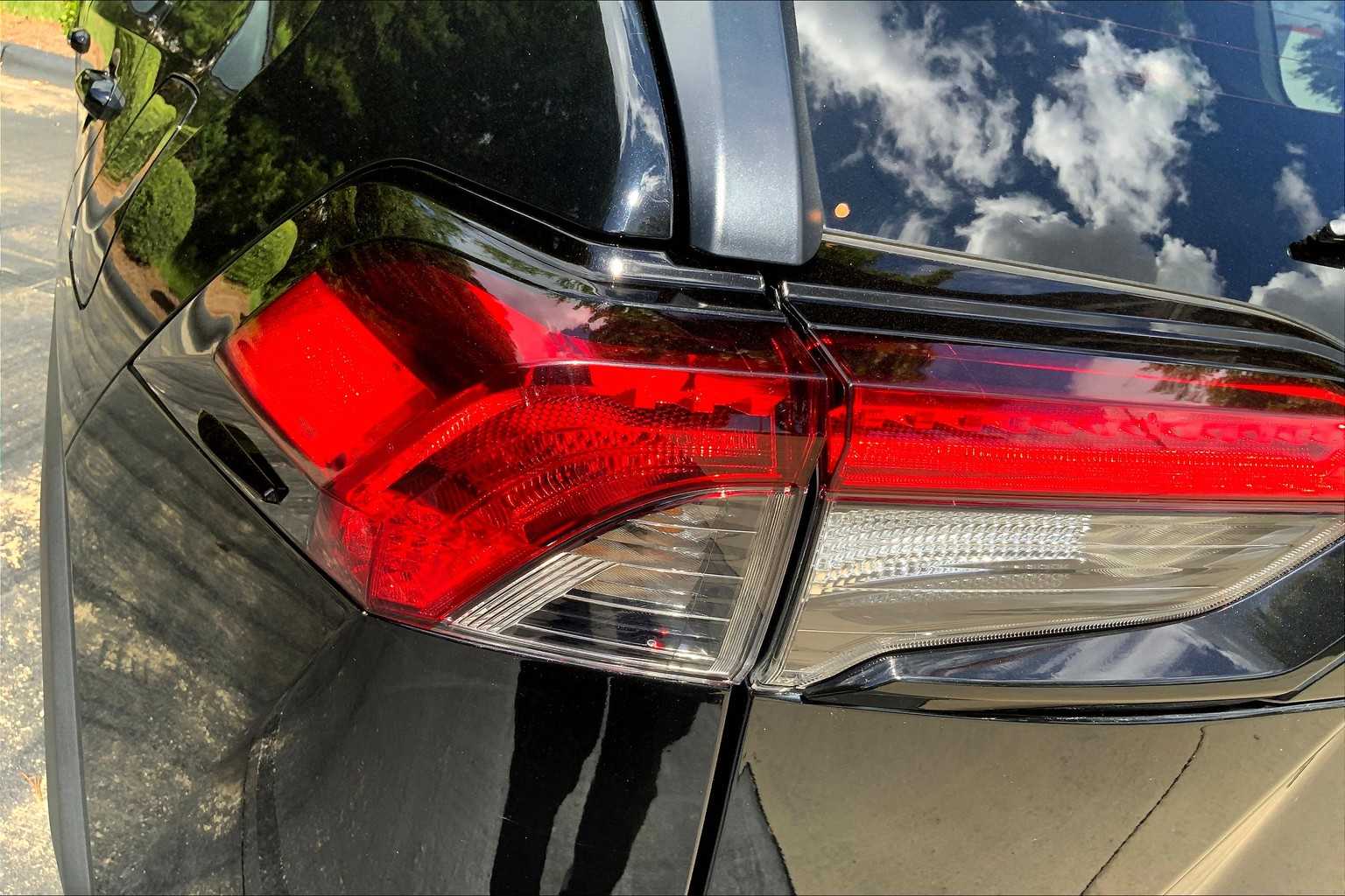2023 Toyota RAV4 XLE photo 25