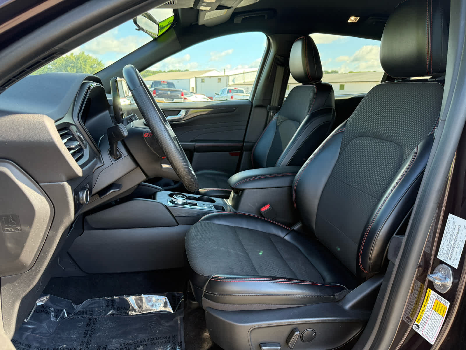 2023 Ford Escape ST-Line photo 4