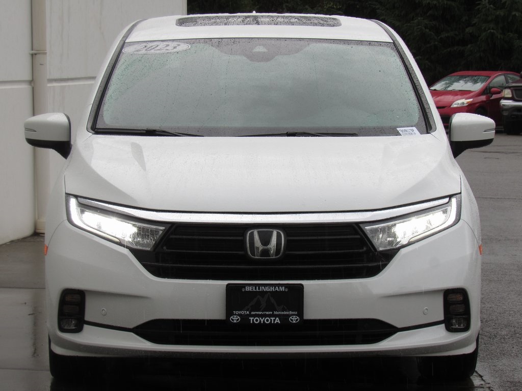 2023 Honda Odyssey Touring photo 3