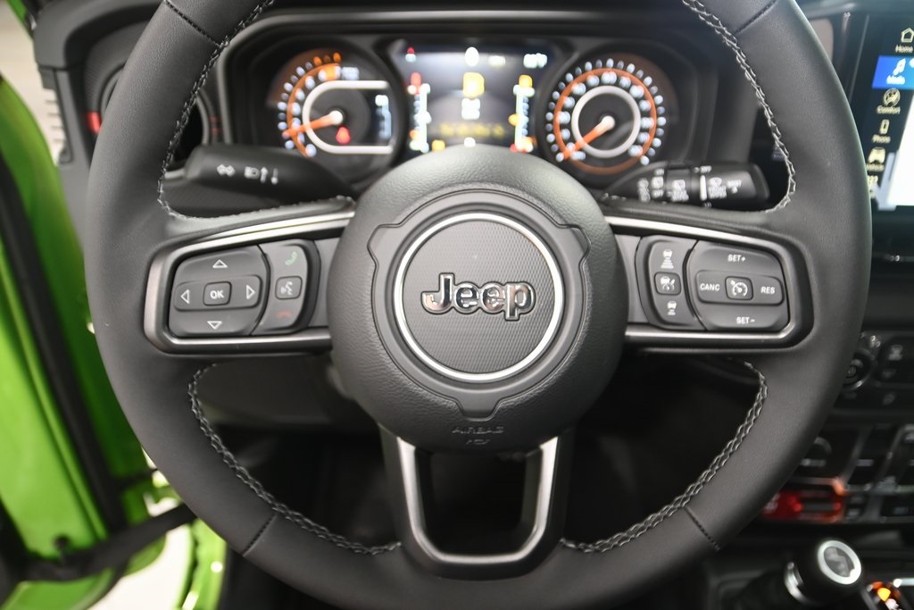 2025 Jeep Wrangler Rubicon photo 12