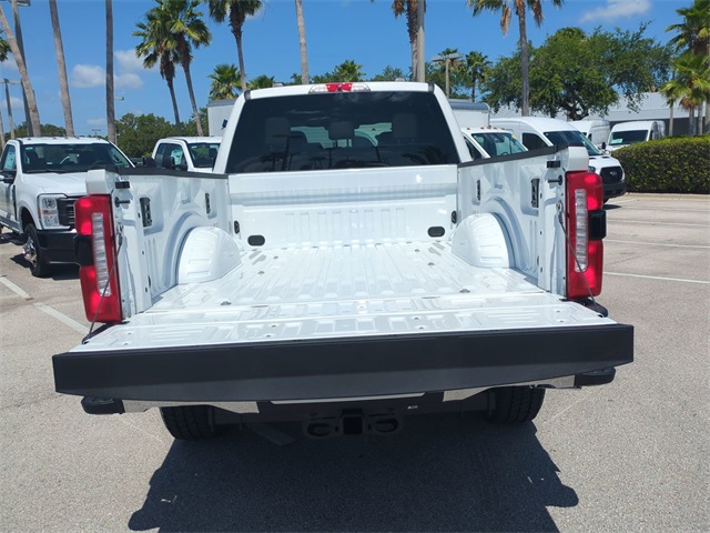 2025 Ford F-350 photo 13