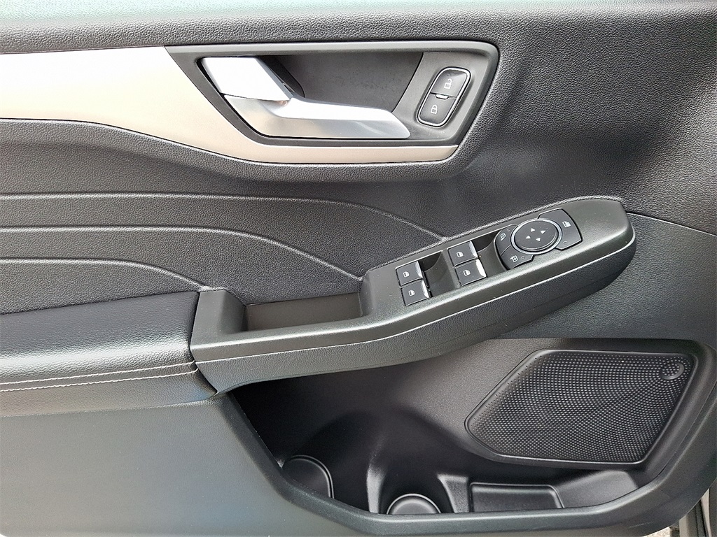 2021 Ford Escape SEL photo 12