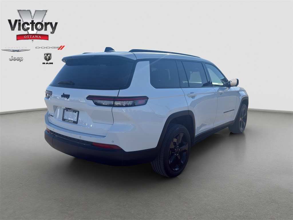 2023 Jeep Grand Cherokee Laredo Altitude photo 6