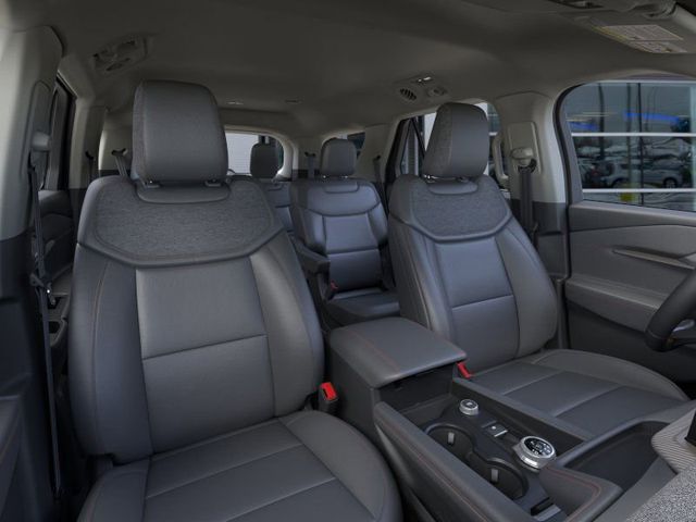 2025 Ford Explorer photo 8
