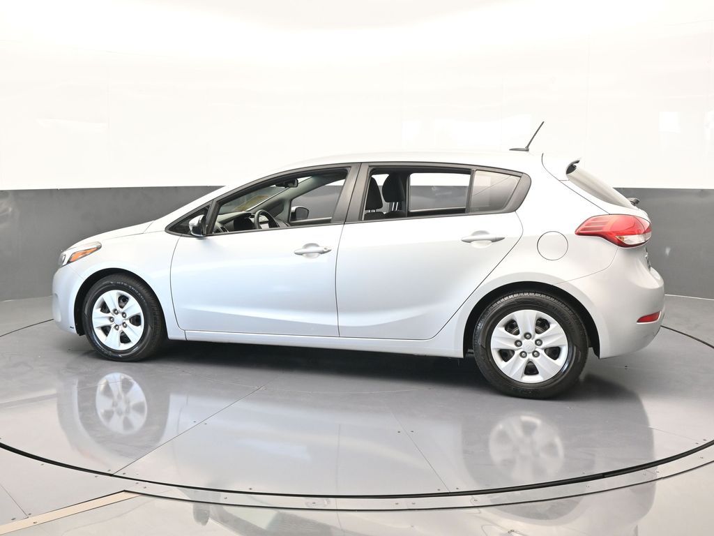 2017 Kia Forte LX photo 3