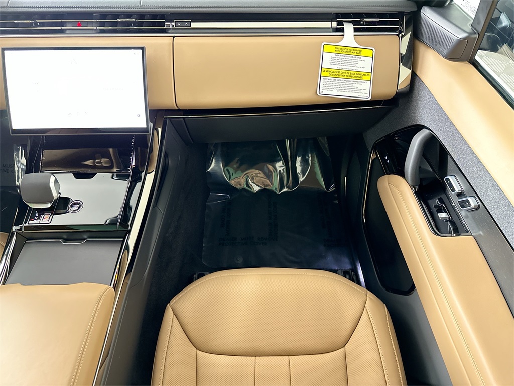 2025 Land Rover Range Rover Sport SE photo 18
