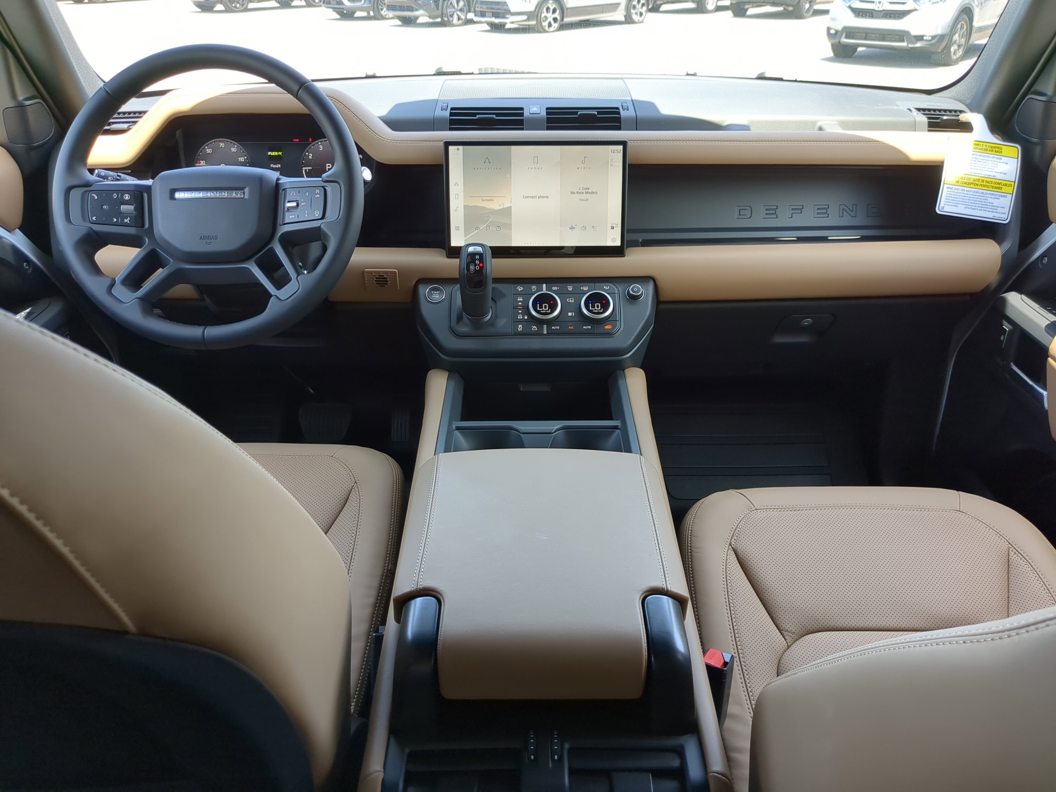 2025 Land Rover Defender X-Dynamic SE photo 11