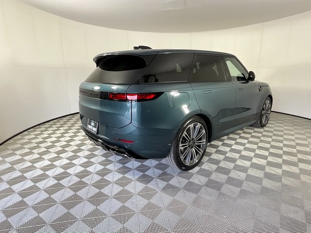 2025 Land Rover Range Rover Sport SE photo 4